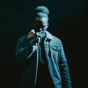 Cover vocals and acapellas for music producers with non exclusive and royalty free licenses.